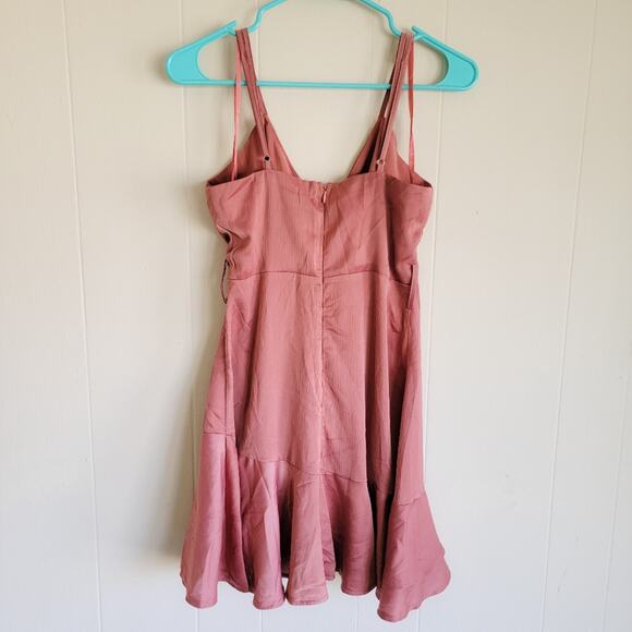 HELLOMOLLY Ruffled V-neck Faux Wrap Mini Dress - Picture 3 of 4